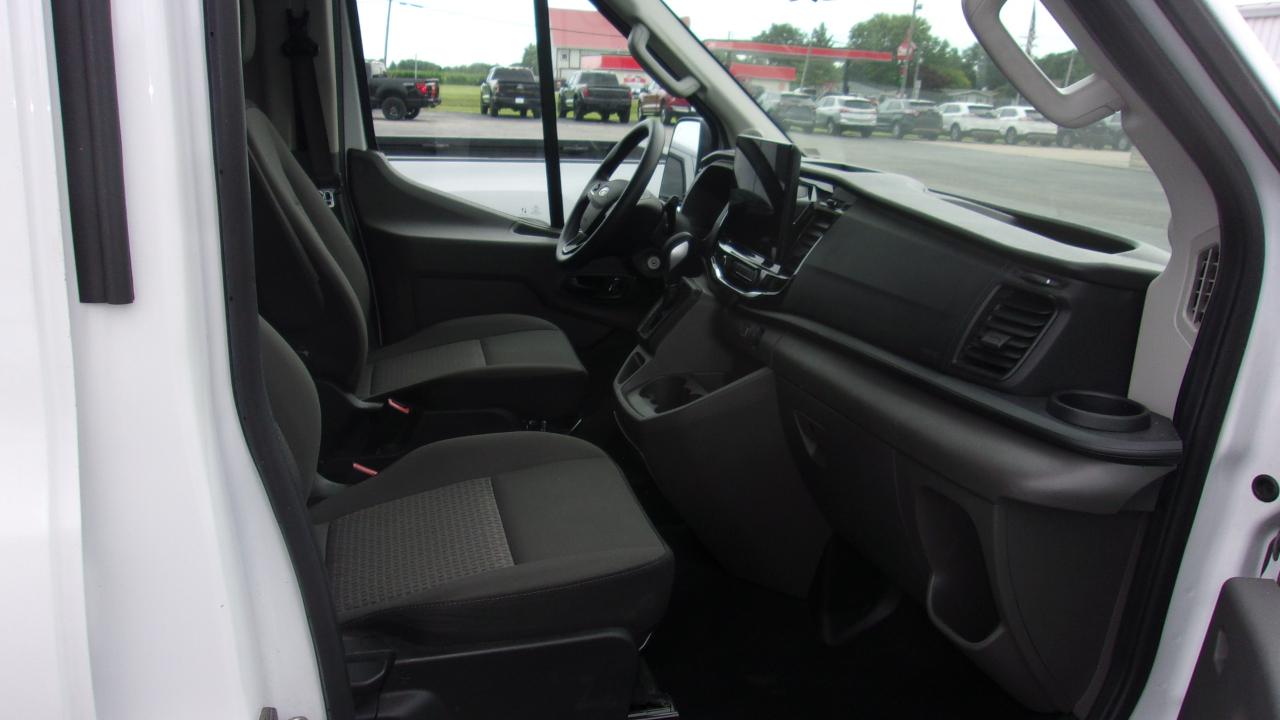 Ford Transit 350 Wagon Med. Roof XL w/Sliding Pass. 148-in. WB 2024