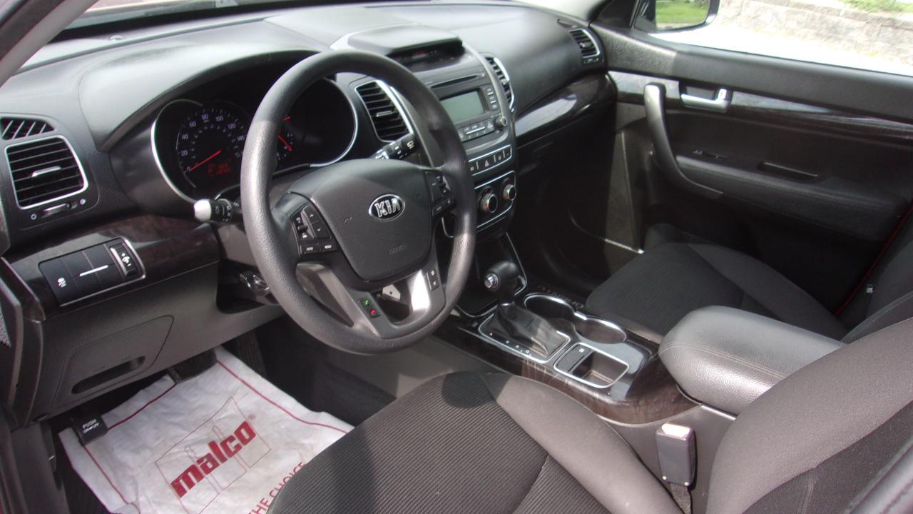 Kia Sorento LX 2WD 2014