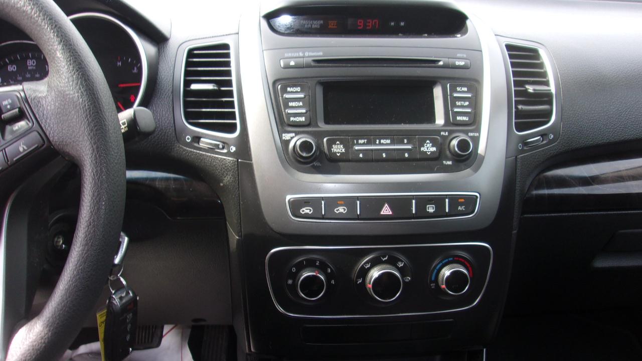 Kia Sorento LX 2WD 2014