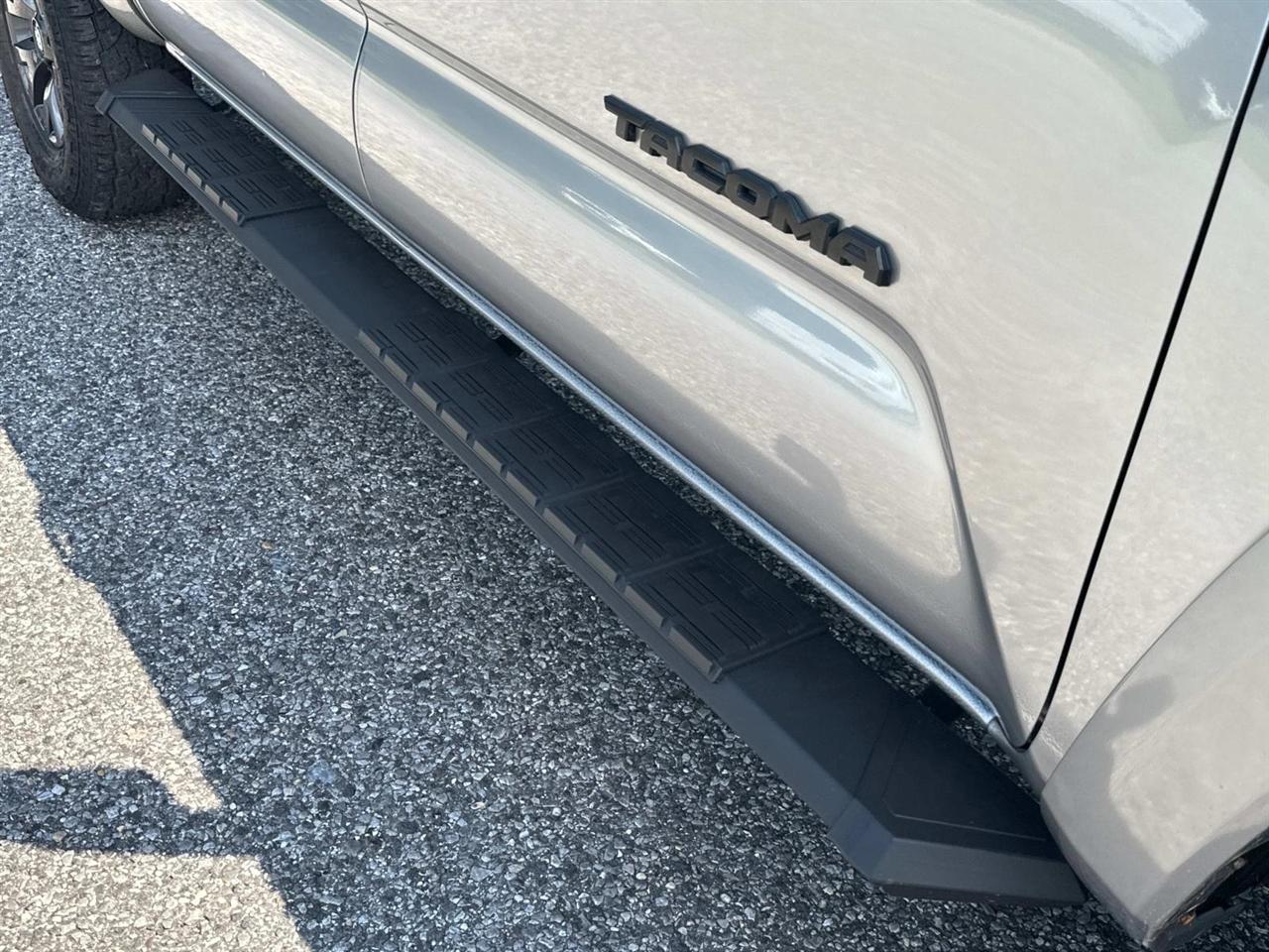 Toyota Tacoma Double Cab SR5 Double Cab 5' Bed V6 AT (Natl) 2020