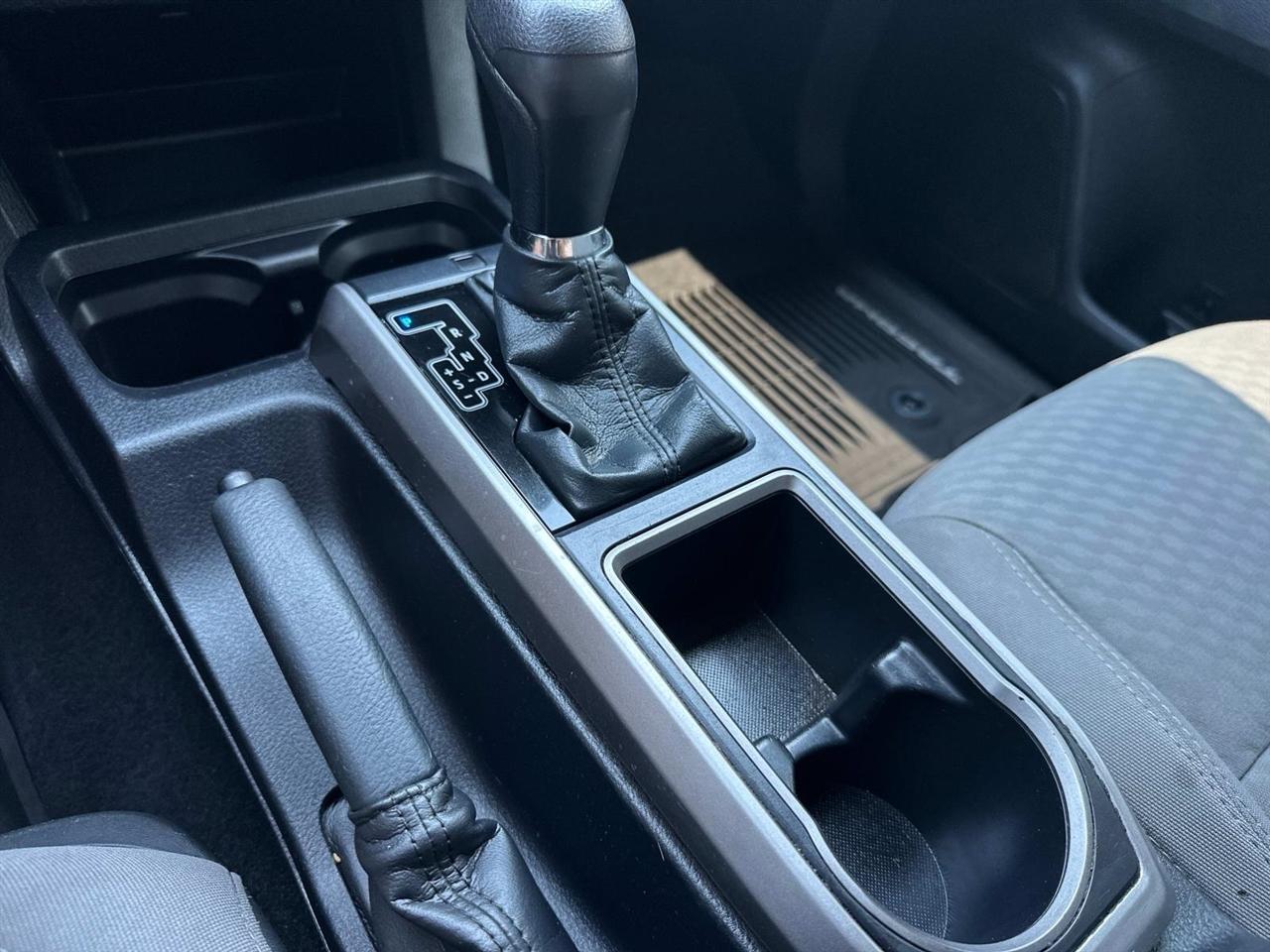 Toyota Tacoma Double Cab SR5 Double Cab 5' Bed V6 AT (Natl) 2020