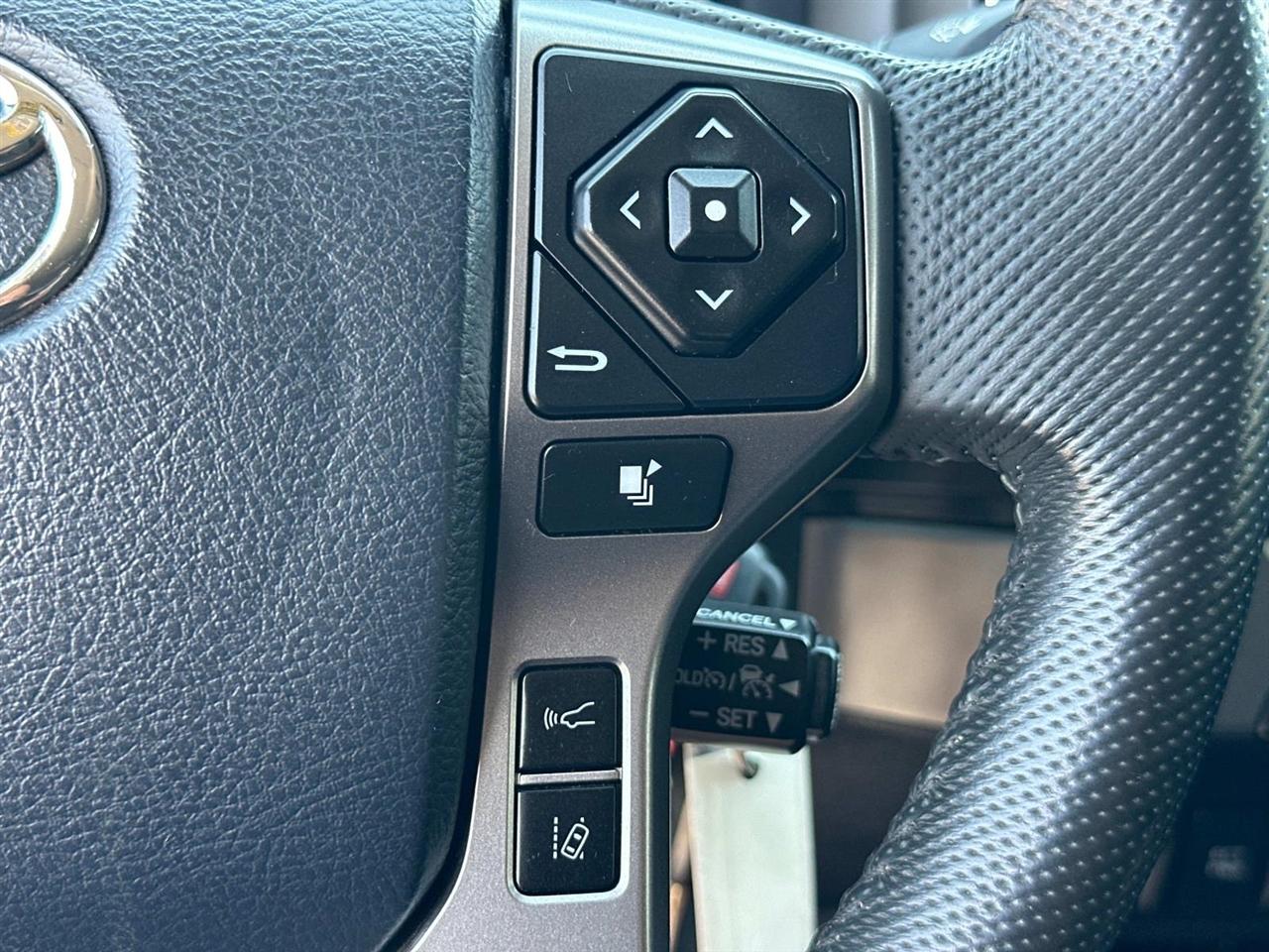 Toyota Tacoma Double Cab SR5 Double Cab 5' Bed V6 AT (Natl) 2020