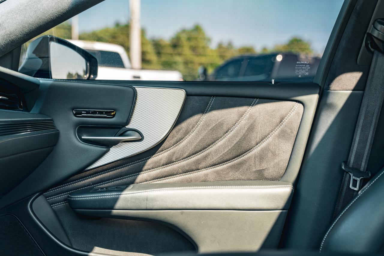 2021 Lexus LS 500 F SPORT - Photo 31