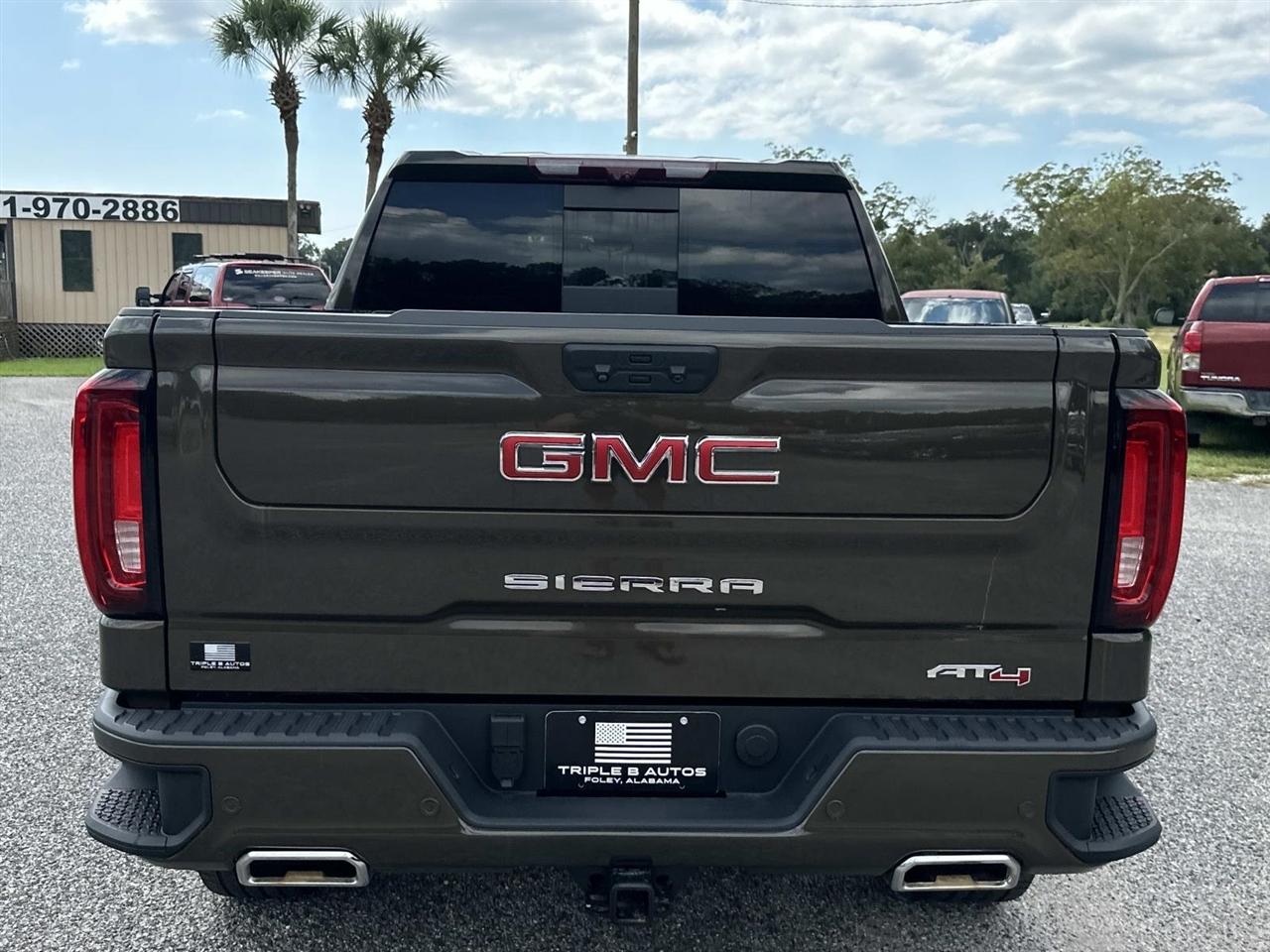 GMC Sierra 1500 4WD Crew Cab 147" AT4 2023