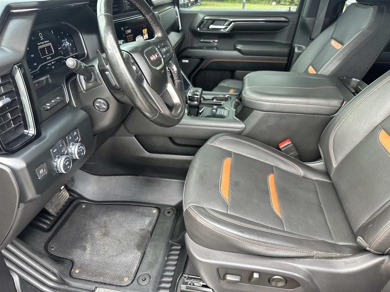 GMC Sierra 1500 4WD Crew Cab 147" AT4 2023