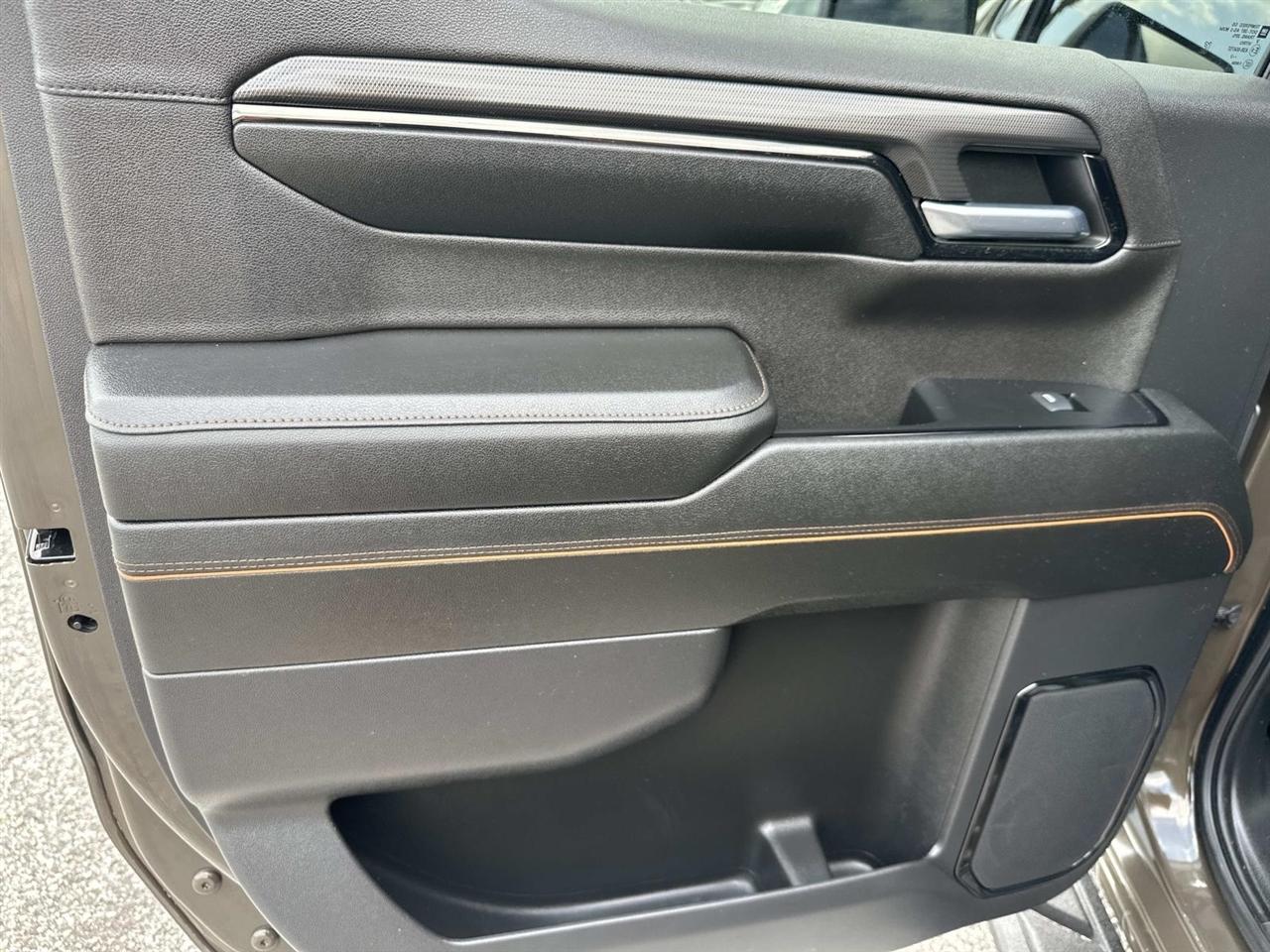 GMC Sierra 1500 4WD Crew Cab 147" AT4 2023