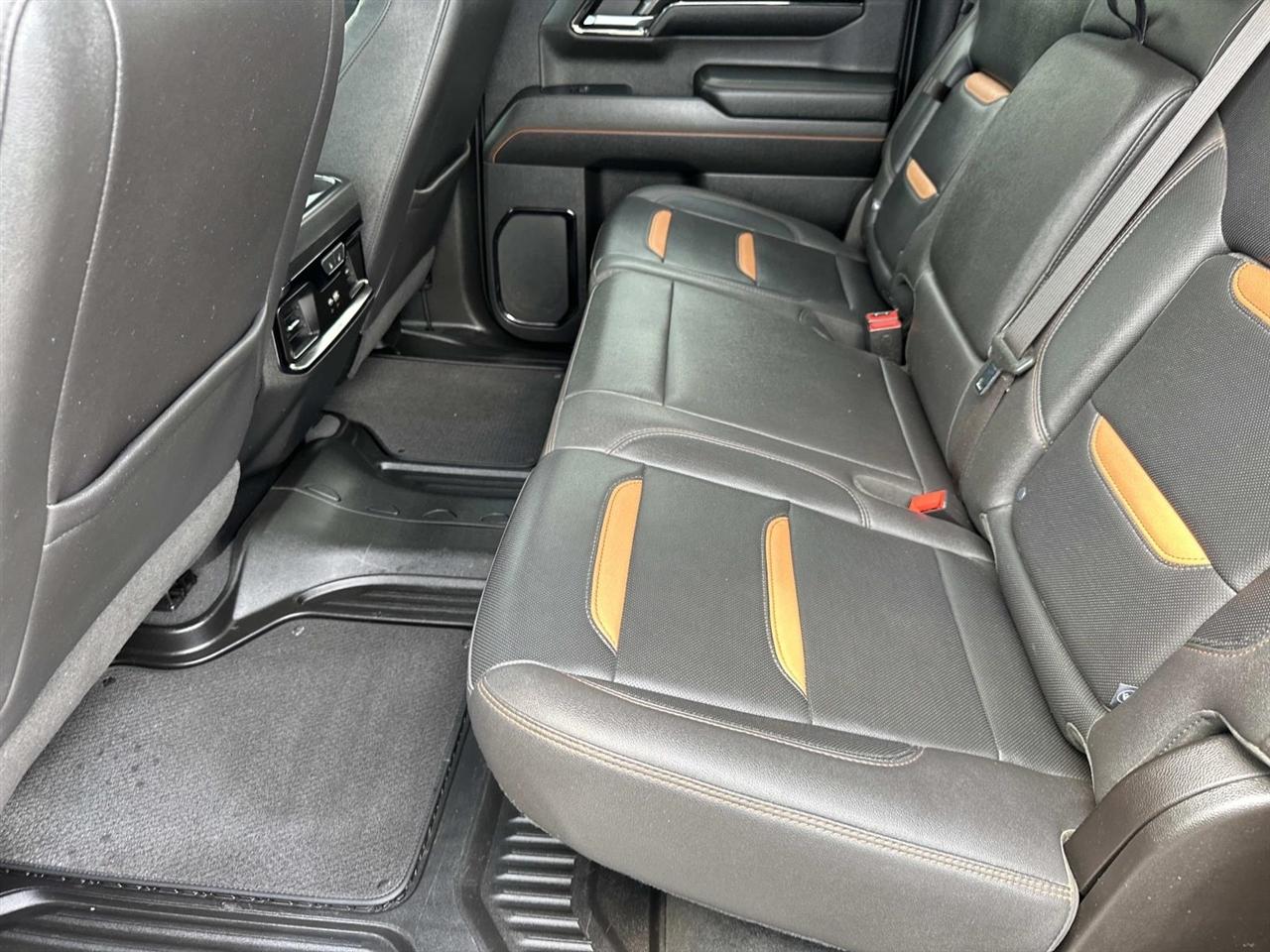 GMC Sierra 1500 4WD Crew Cab 147" AT4 2023