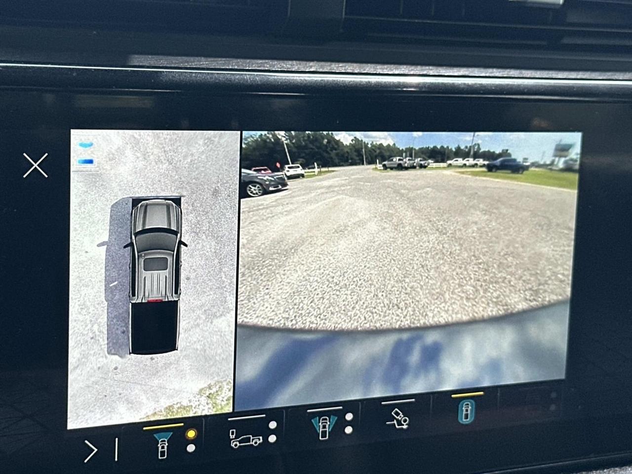 GMC Sierra 1500 4WD Crew Cab 147" AT4 2023