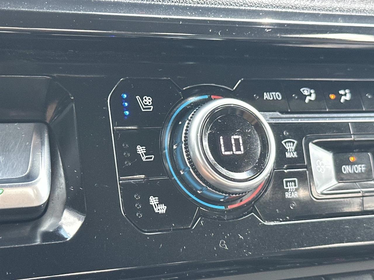 GMC Sierra 1500 4WD Crew Cab 147" AT4 2023