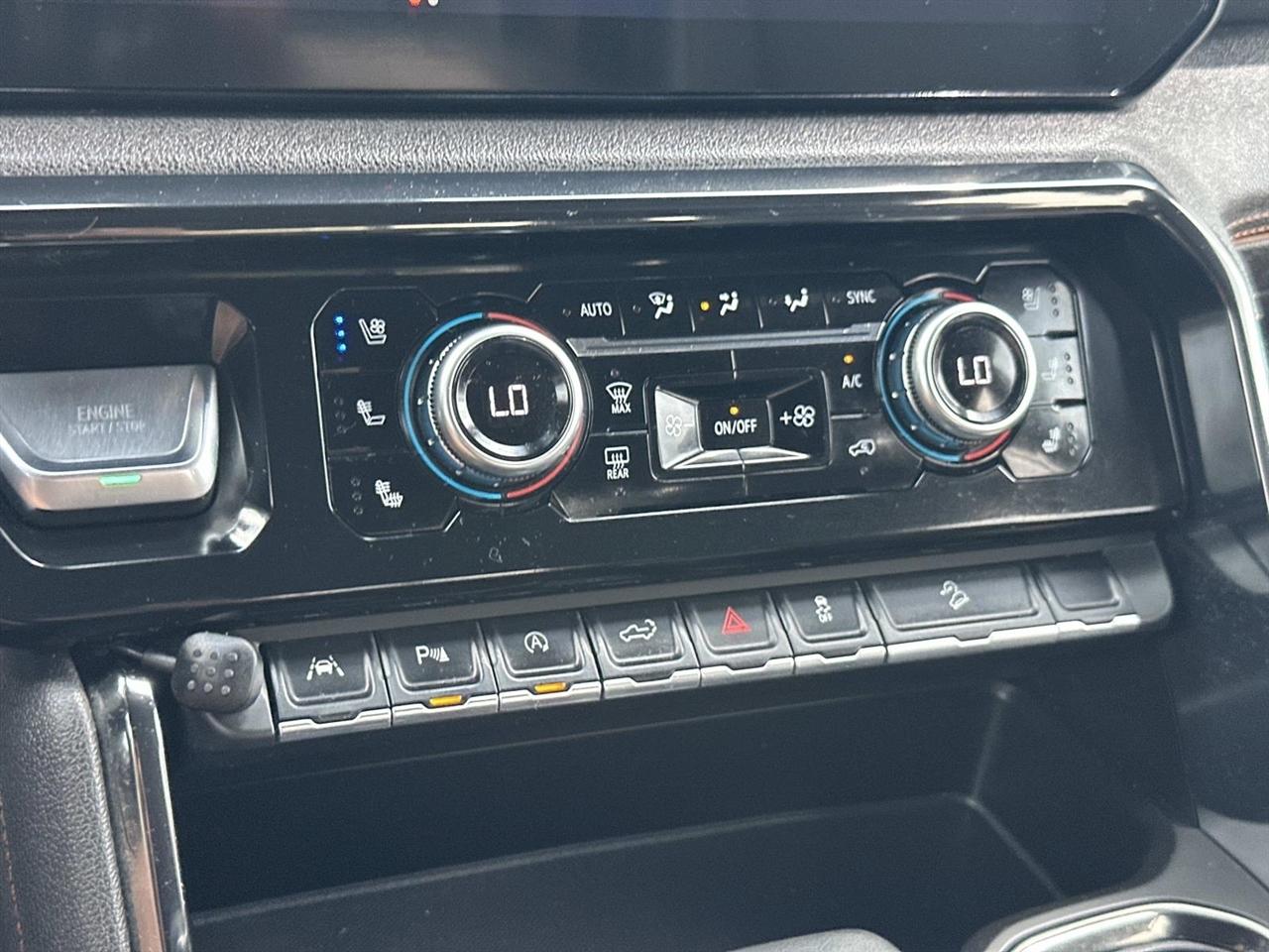 GMC Sierra 1500 4WD Crew Cab 147" AT4 2023