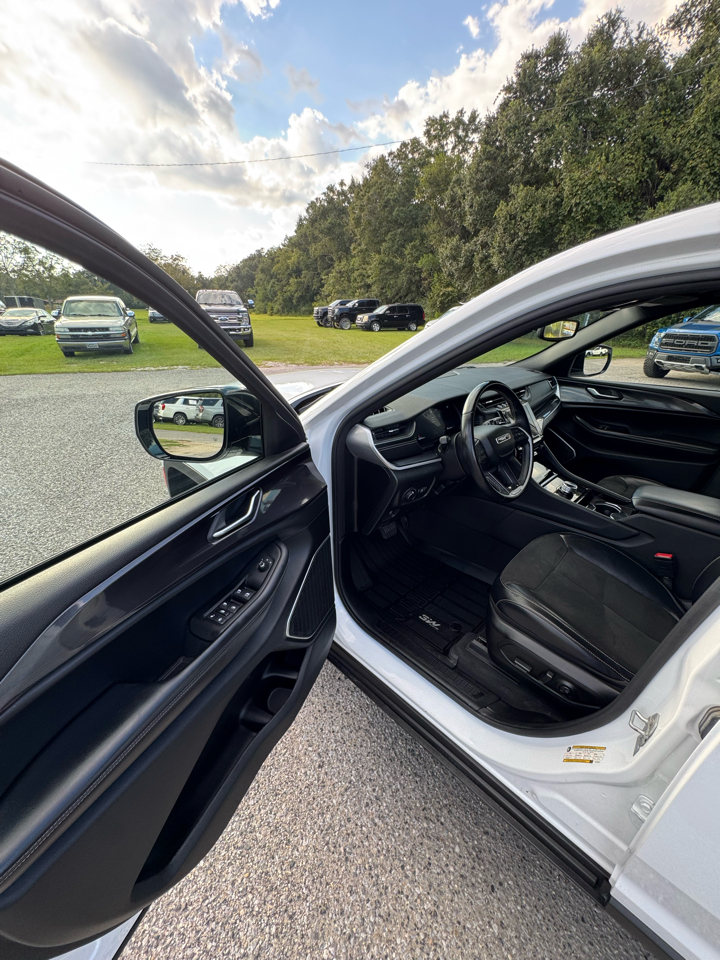 2021 Jeep Grand Cherokee Altitude photo 4