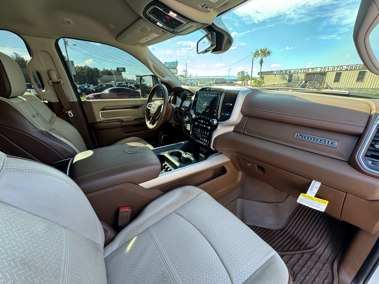 2023 Ram 2500 Laramie photo 18