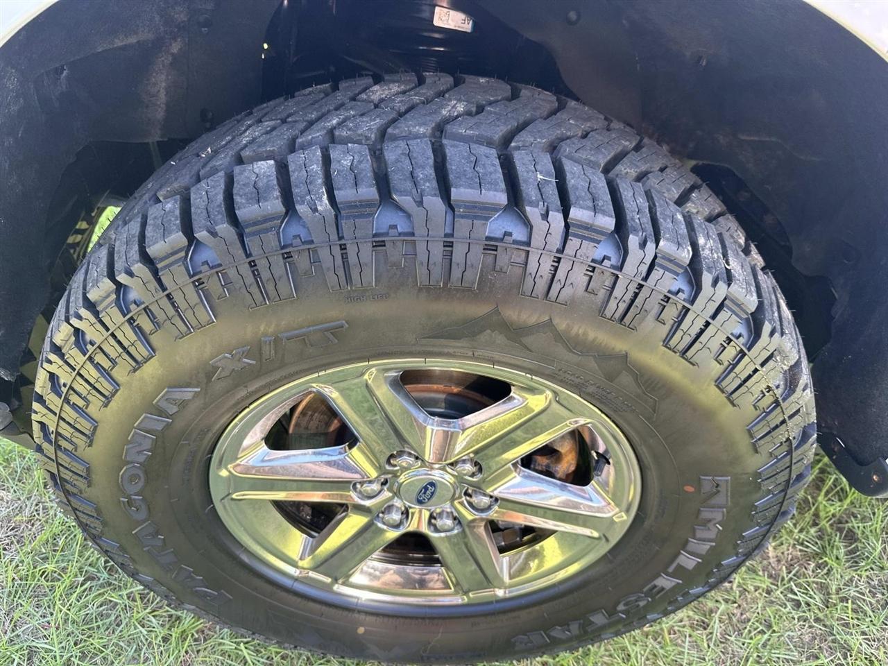 Ford F-150 4WD SuperCrew 139" XLT 2022