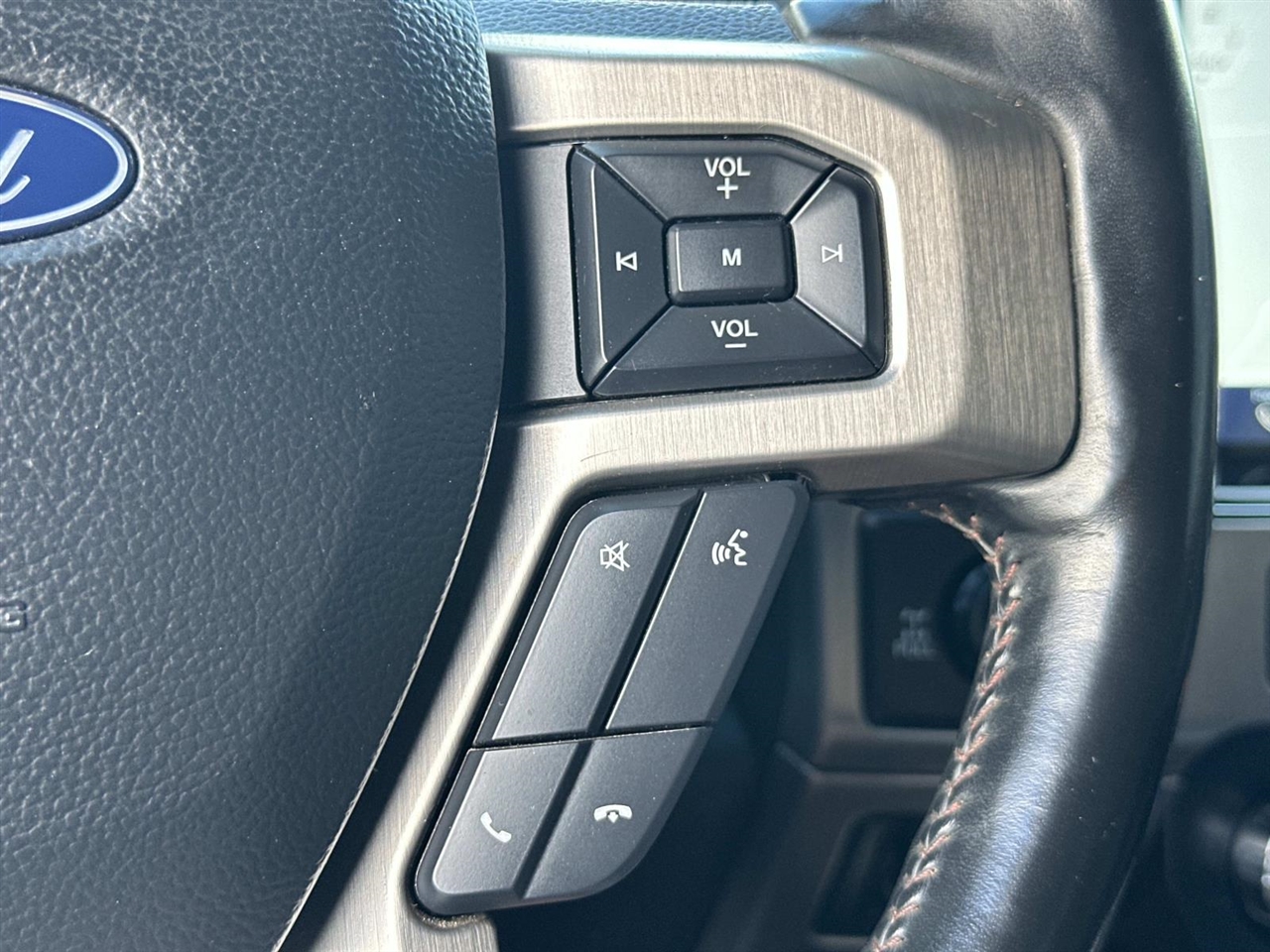 2022 Ford Super Duty F-350 SRW Platinum 4WD Crew Cab 6.75' Box