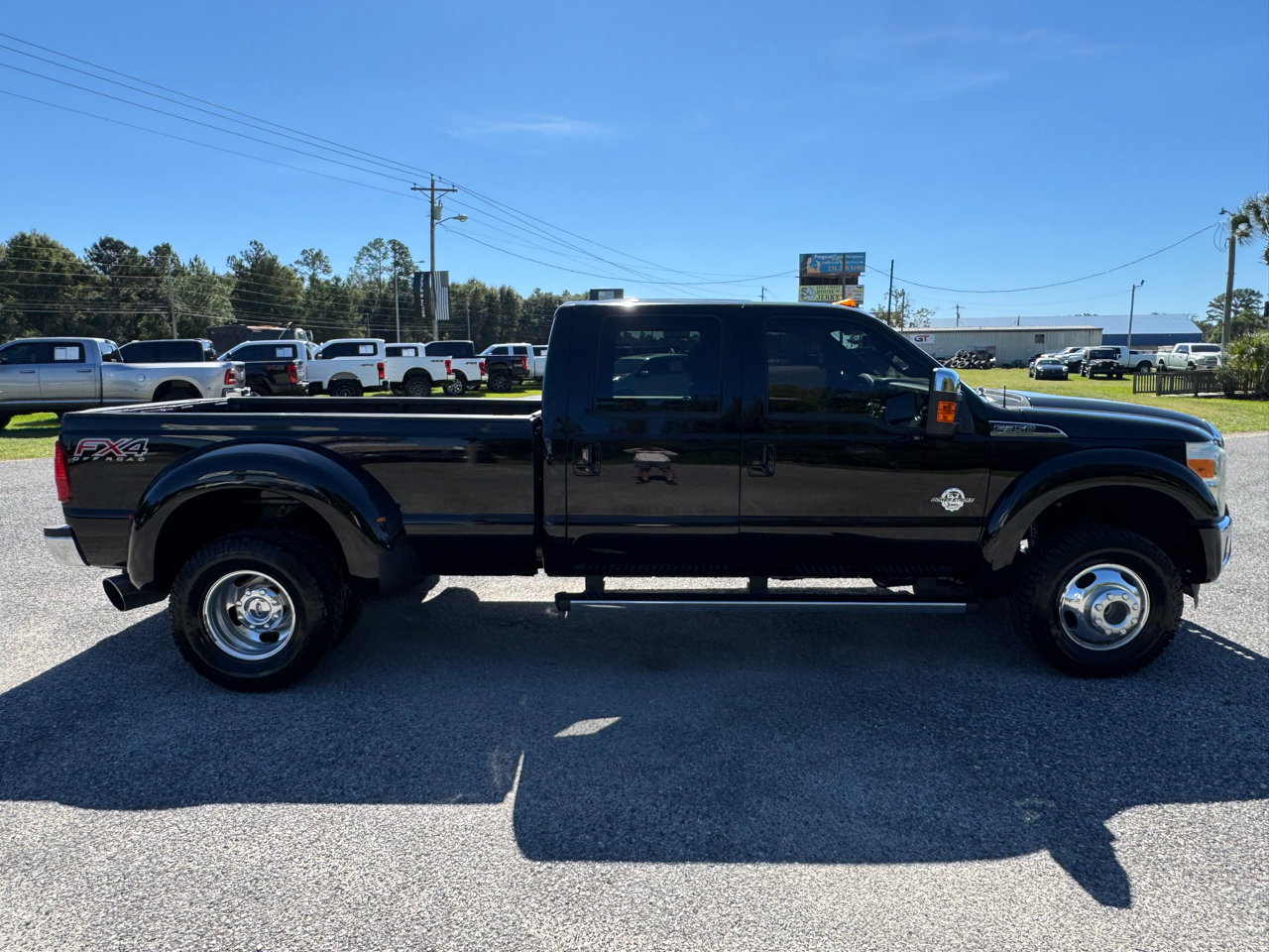 Ford Super Duty F-350 DRW 4WD Crew Cab 172" Lariat 2016 Ford Super Duty F-350 DRW 4WD Crew Cab 172" Lariat 2016