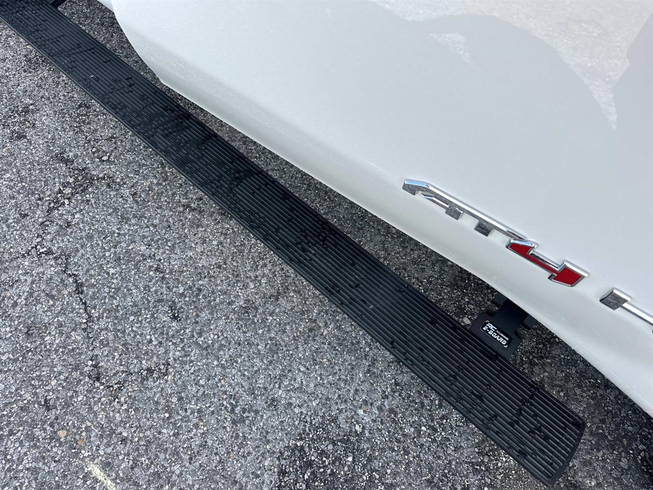 GMC Sierra 2500HD 4WD Crew Cab 159" AT4 2024 GMC Sierra 2500HD 4WD Crew Cab 159" AT4 2024