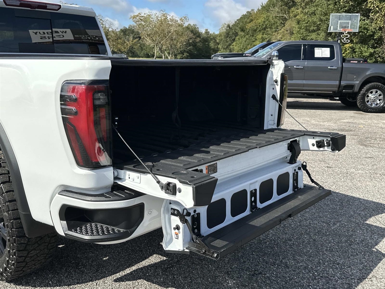 GMC Sierra 2500HD 4WD Crew Cab 159" AT4 2024 GMC Sierra 2500HD 4WD Crew Cab 159" AT4 2024