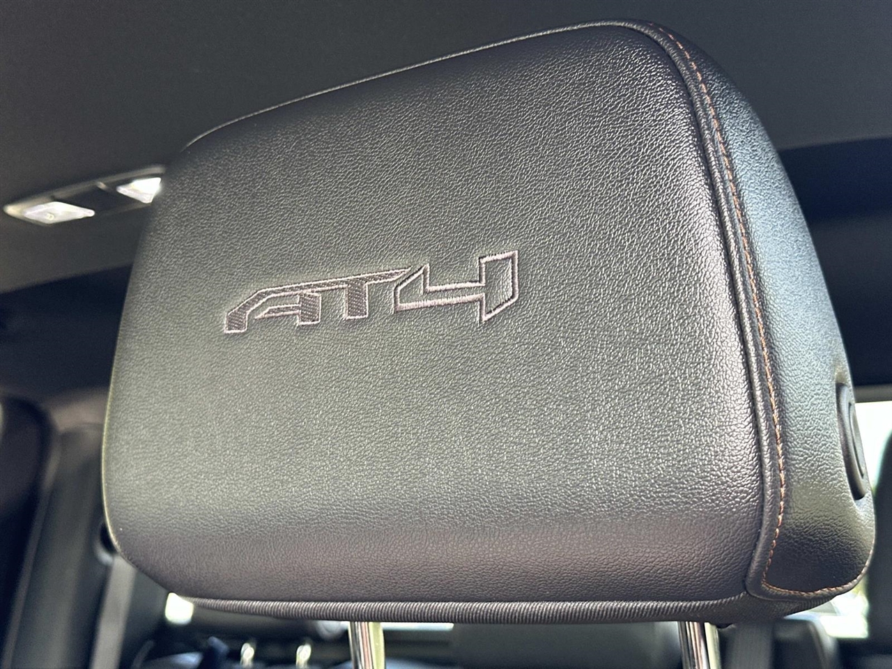 GMC Sierra 2500HD 4WD Crew Cab 159" AT4 2024 GMC Sierra 2500HD 4WD Crew Cab 159" AT4 2024