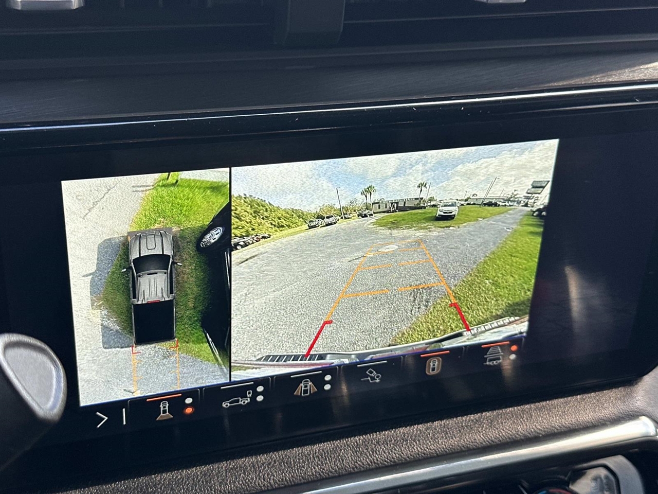 GMC Sierra 2500HD 4WD Crew Cab 159" AT4 2024 GMC Sierra 2500HD 4WD Crew Cab 159" AT4 2024