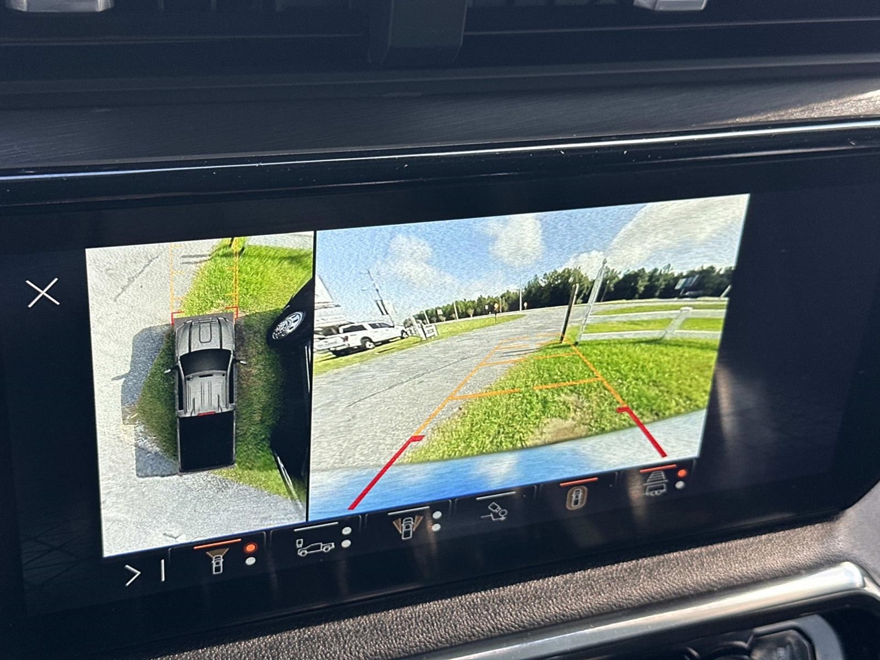 GMC Sierra 2500HD 4WD Crew Cab 159" AT4 2024 GMC Sierra 2500HD 4WD Crew Cab 159" AT4 2024