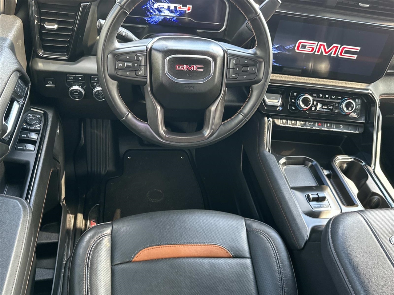 GMC Sierra 2500HD 4WD Crew Cab 159" AT4 2024 GMC Sierra 2500HD 4WD Crew Cab 159" AT4 2024