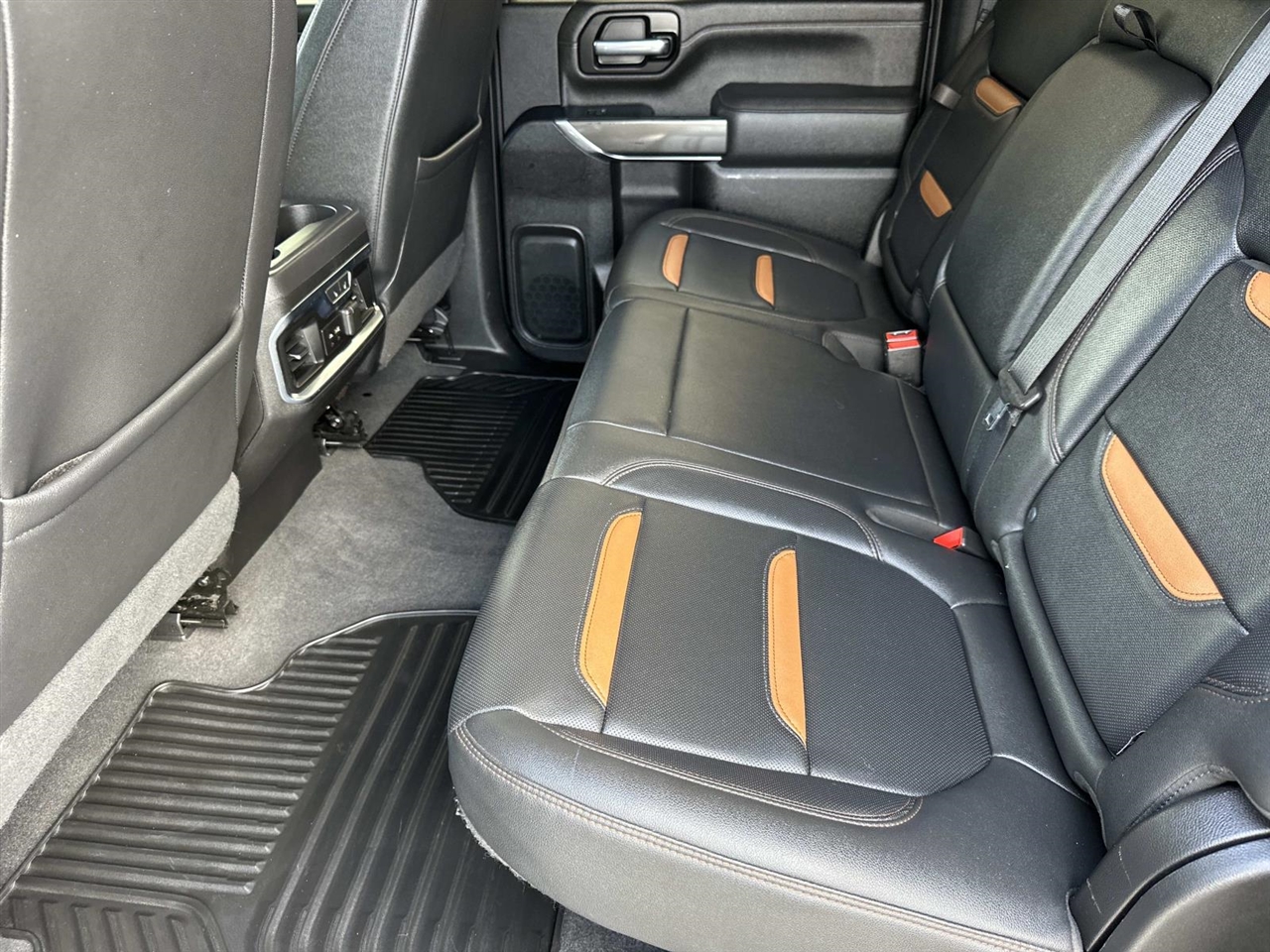 GMC Sierra 2500HD 4WD Crew Cab 159" AT4 2021 GMC Sierra 2500HD 4WD Crew Cab 159" AT4 2021