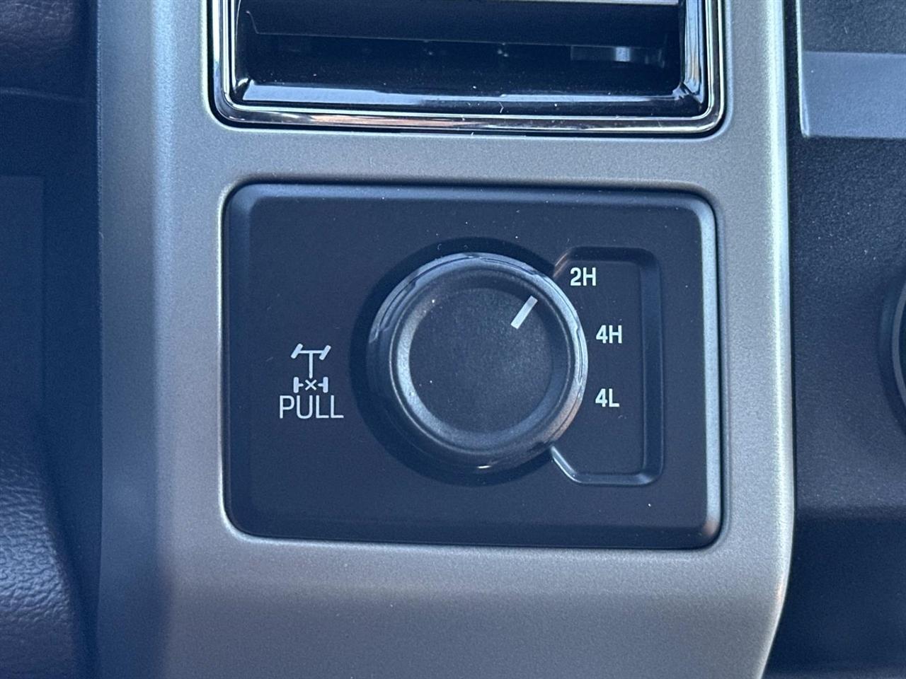 Ford Super Duty F-350 SRW 4WD Crew Cab 156" King Ranch 2019