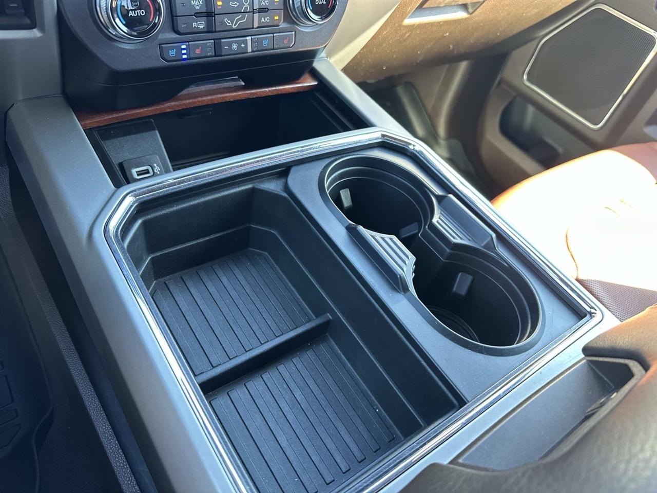 Ford Super Duty F-350 SRW 4WD Crew Cab 156" King Ranch 2019