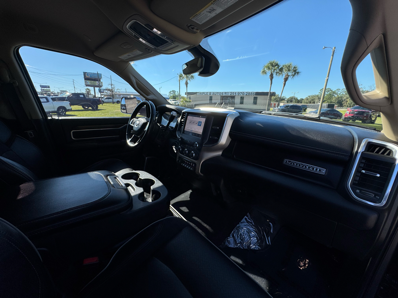 RAM 2500 Laramie 4x4 Crew Cab 6'4" Box 2022 RAM 2500 Laramie 4x4 Crew Cab 6'4" Box 2022