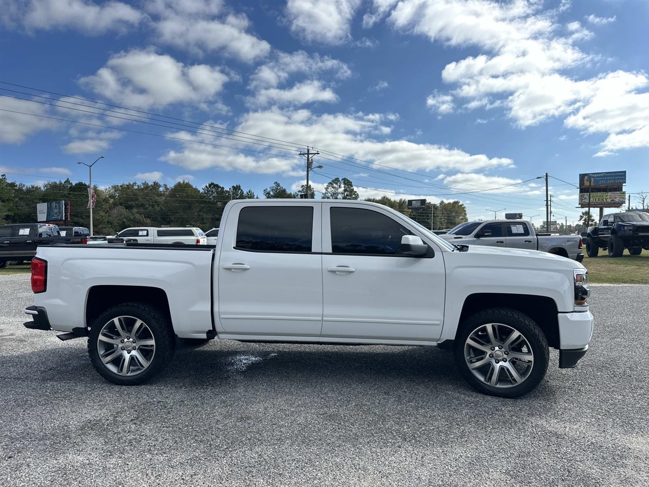 Chevrolet Silverado 1500 2WD Crew Cab 143.5" LT w/1LT 2018