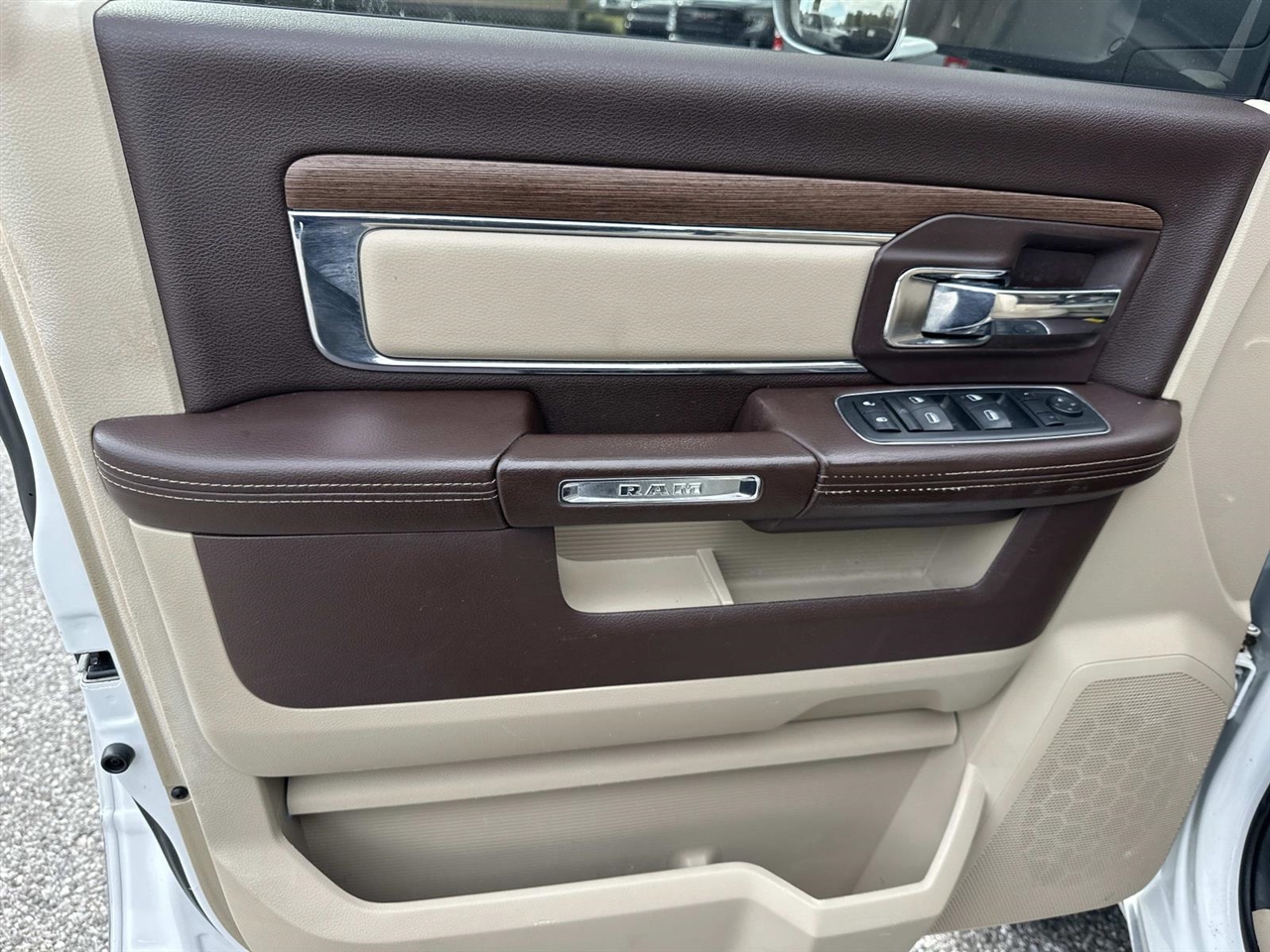 RAM 2500 4WD Mega Cab 160.5" Laramie 2013