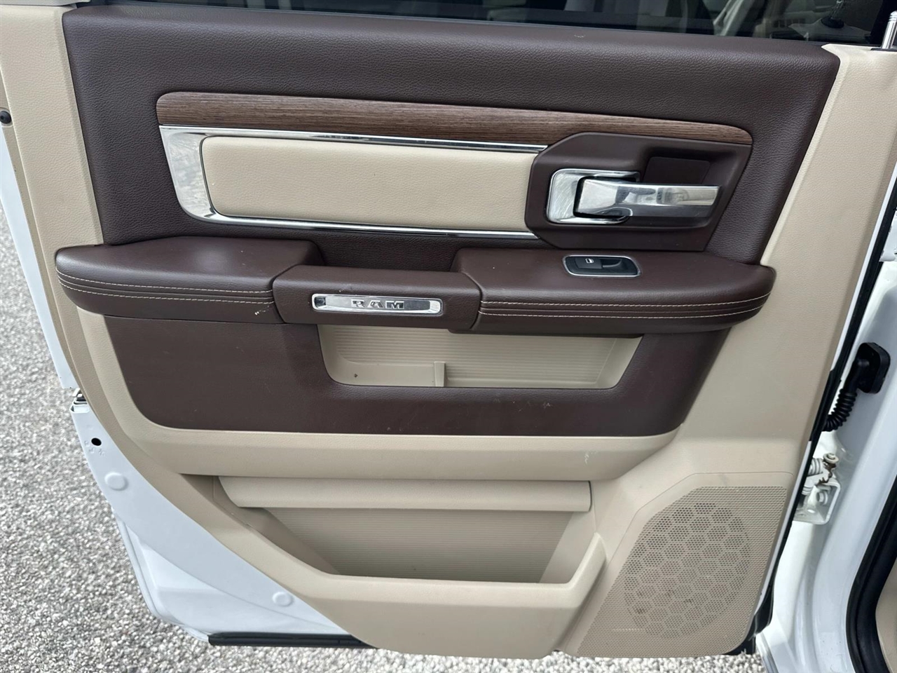 RAM 2500 4WD Mega Cab 160.5" Laramie 2013