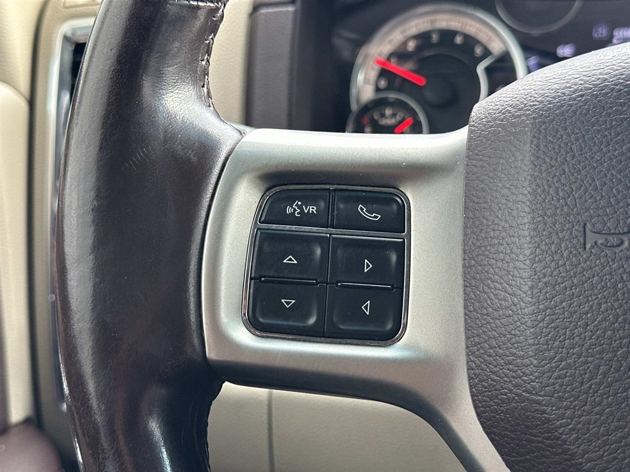 RAM 2500 4WD Mega Cab 160.5" Laramie 2013