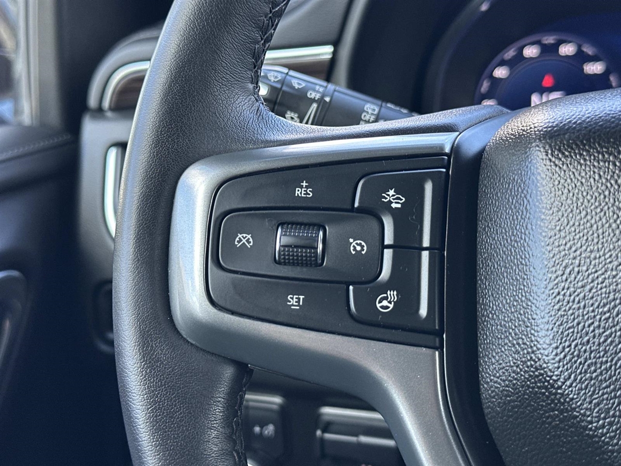 Chevrolet Suburban 4WD 4dr Z71 2022