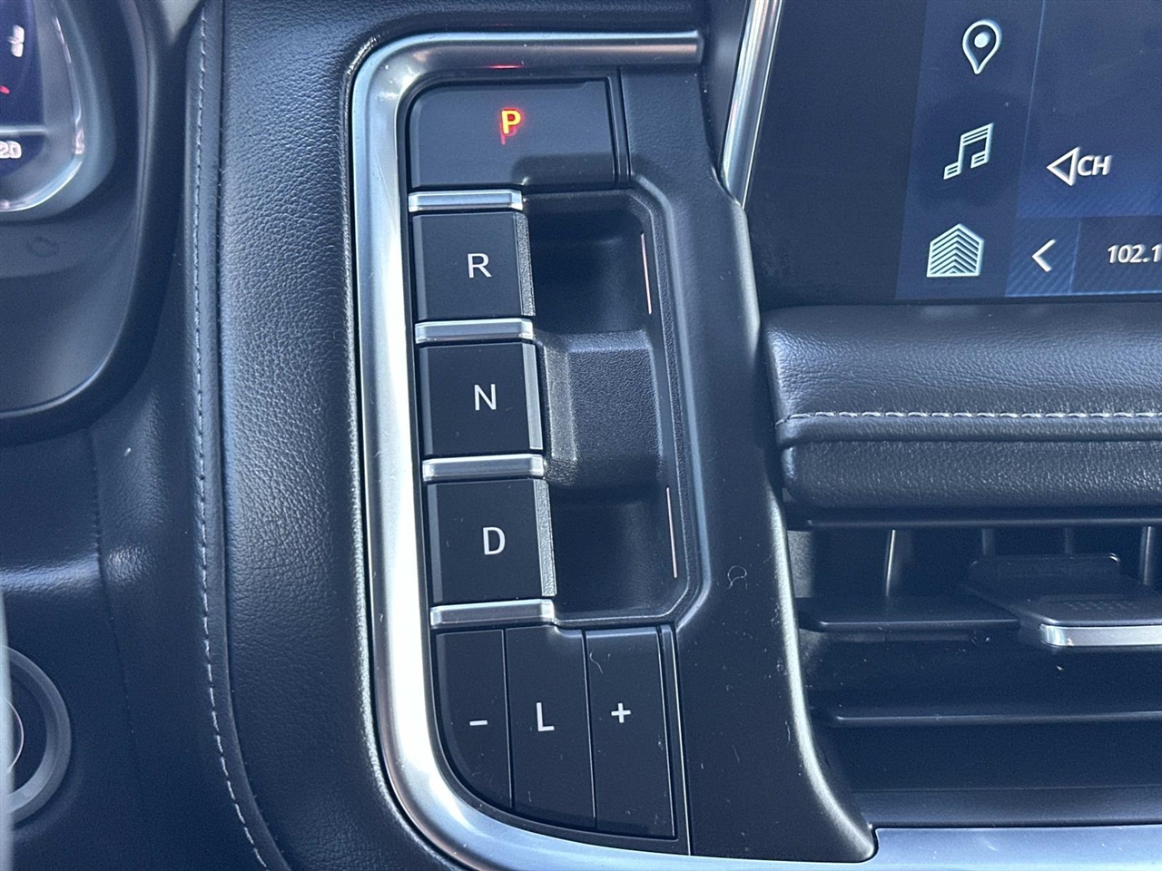 Chevrolet Suburban 4WD 4dr Z71 2022