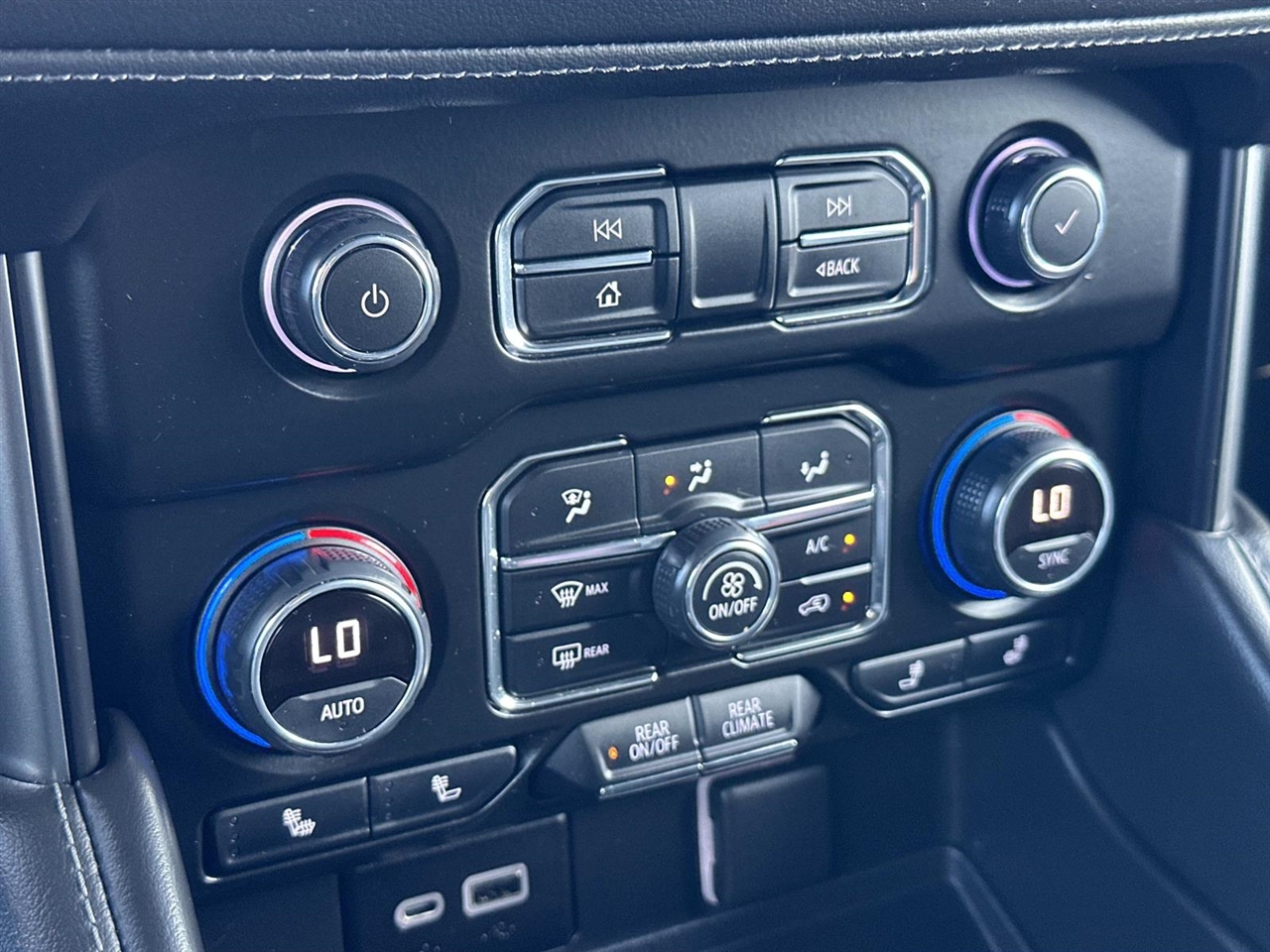 Chevrolet Suburban 4WD 4dr Z71 2022