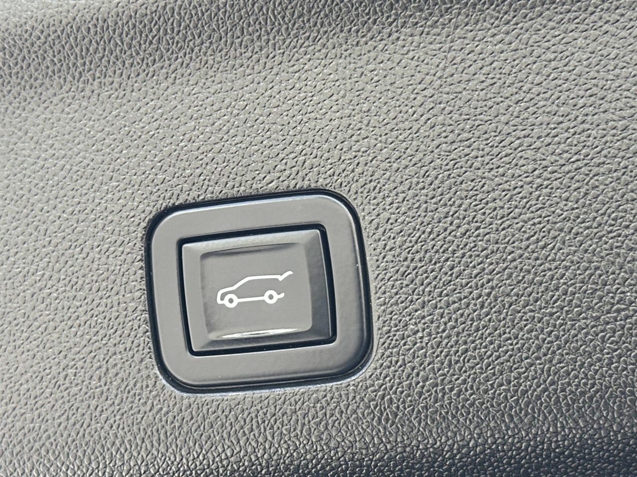 GMC Yukon 2WD 4dr Denali 2022