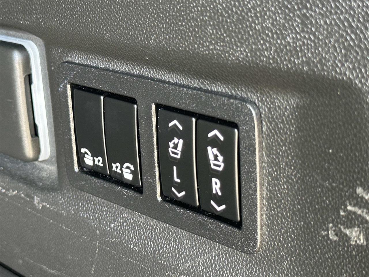 GMC Yukon 2WD 4dr Denali 2022