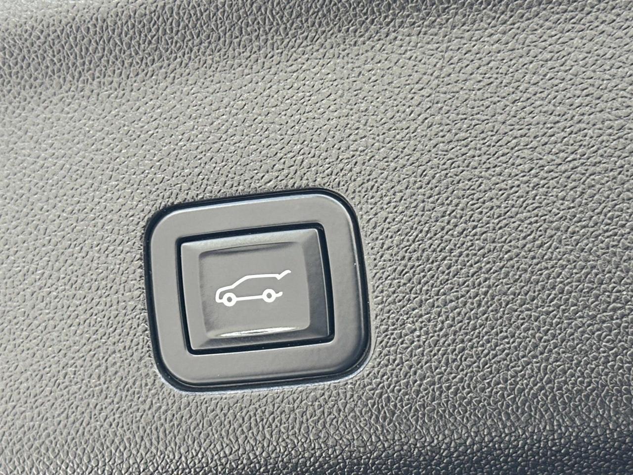 GMC Yukon 2WD 4dr Denali 2022