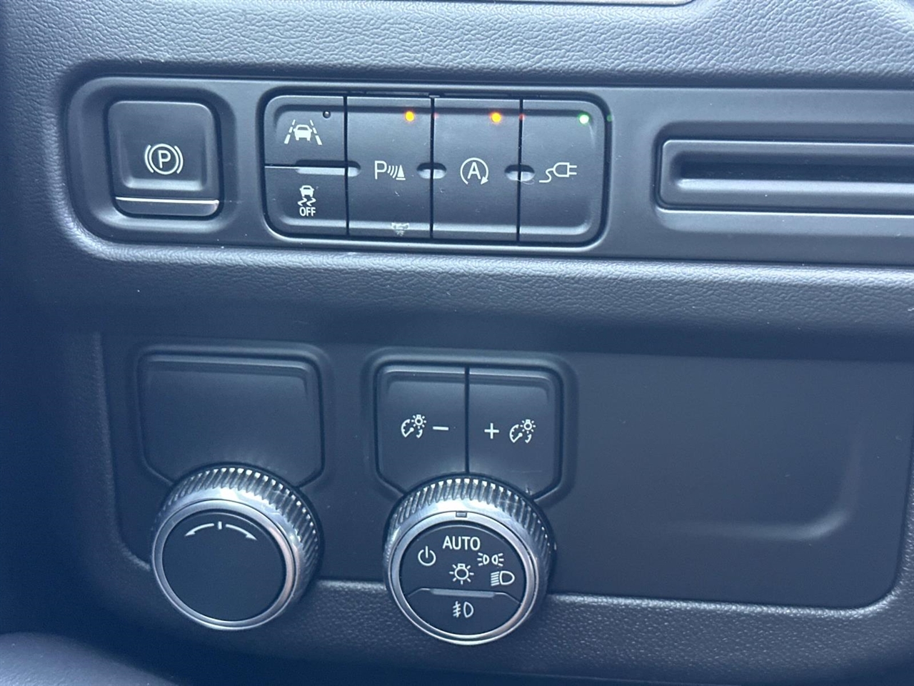 GMC Yukon 2WD 4dr SLT 2021