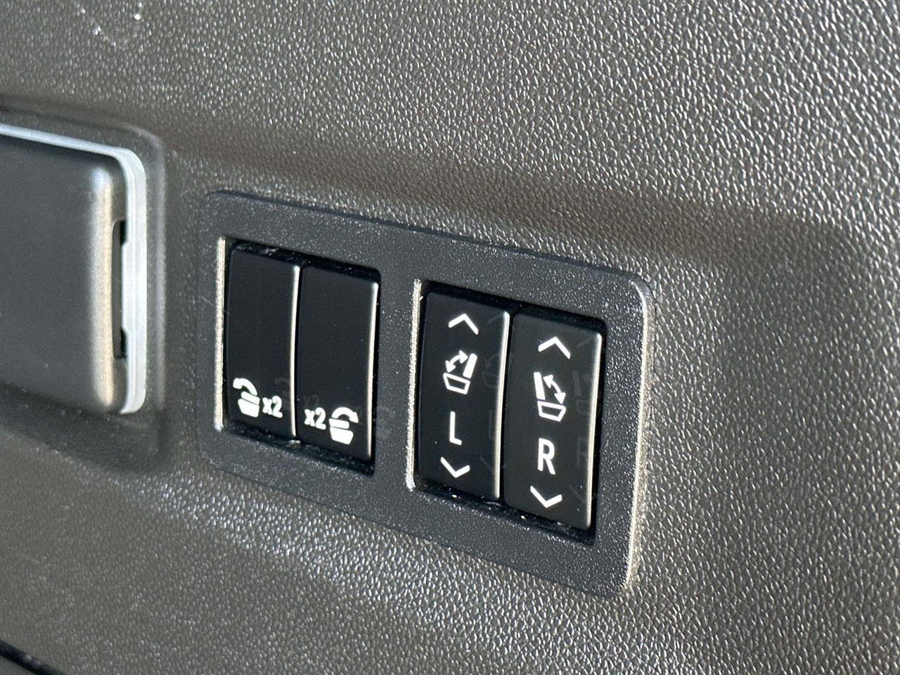 GMC Yukon 2WD 4dr SLT 2021