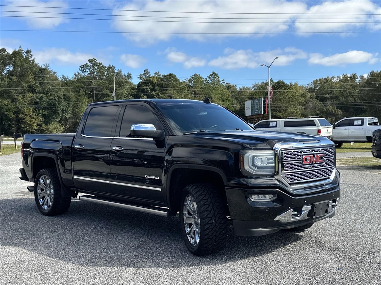 GMC Sierra 1500 4WD Crew Cab 143.5" Denali 2018