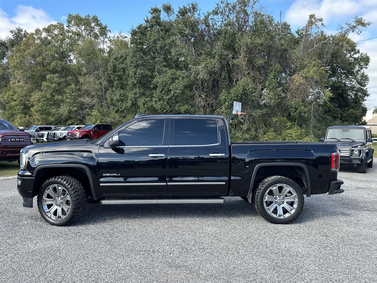 GMC Sierra 1500 4WD Crew Cab 143.5" Denali 2018
