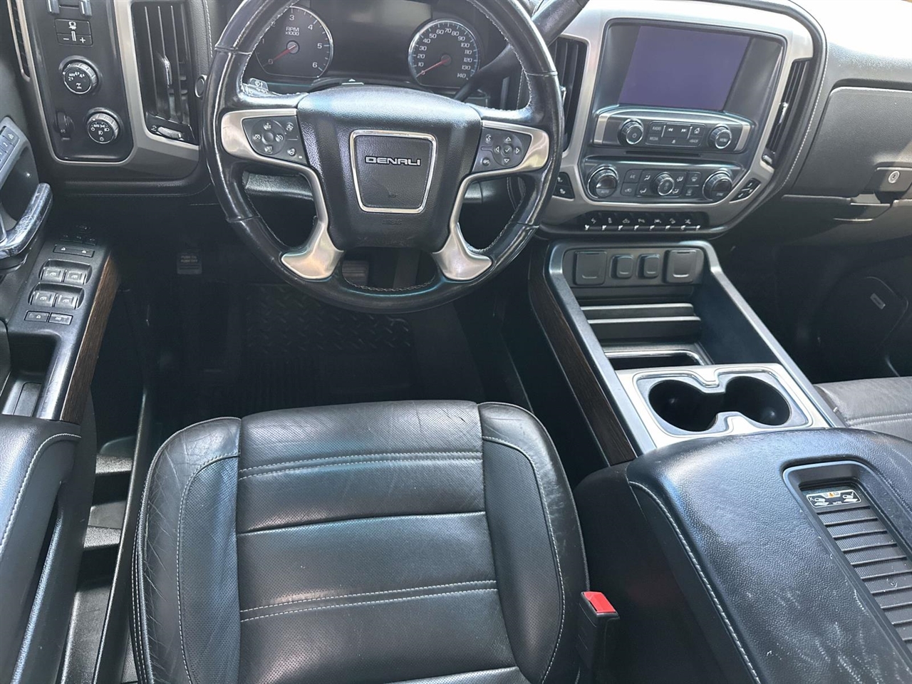 GMC Sierra 1500 4WD Crew Cab 143.5" Denali 2018