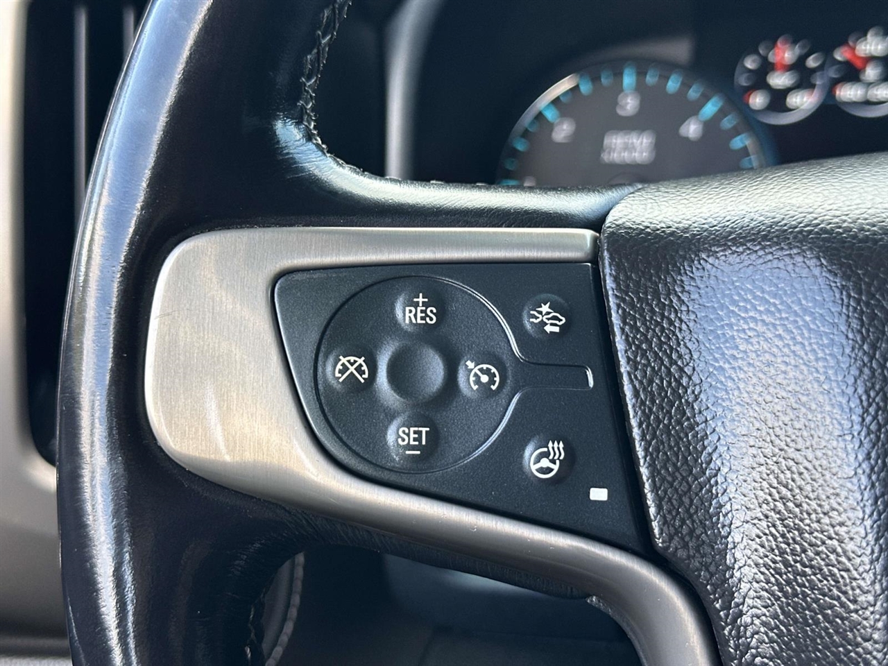 GMC Sierra 1500 4WD Crew Cab 143.5" Denali 2018