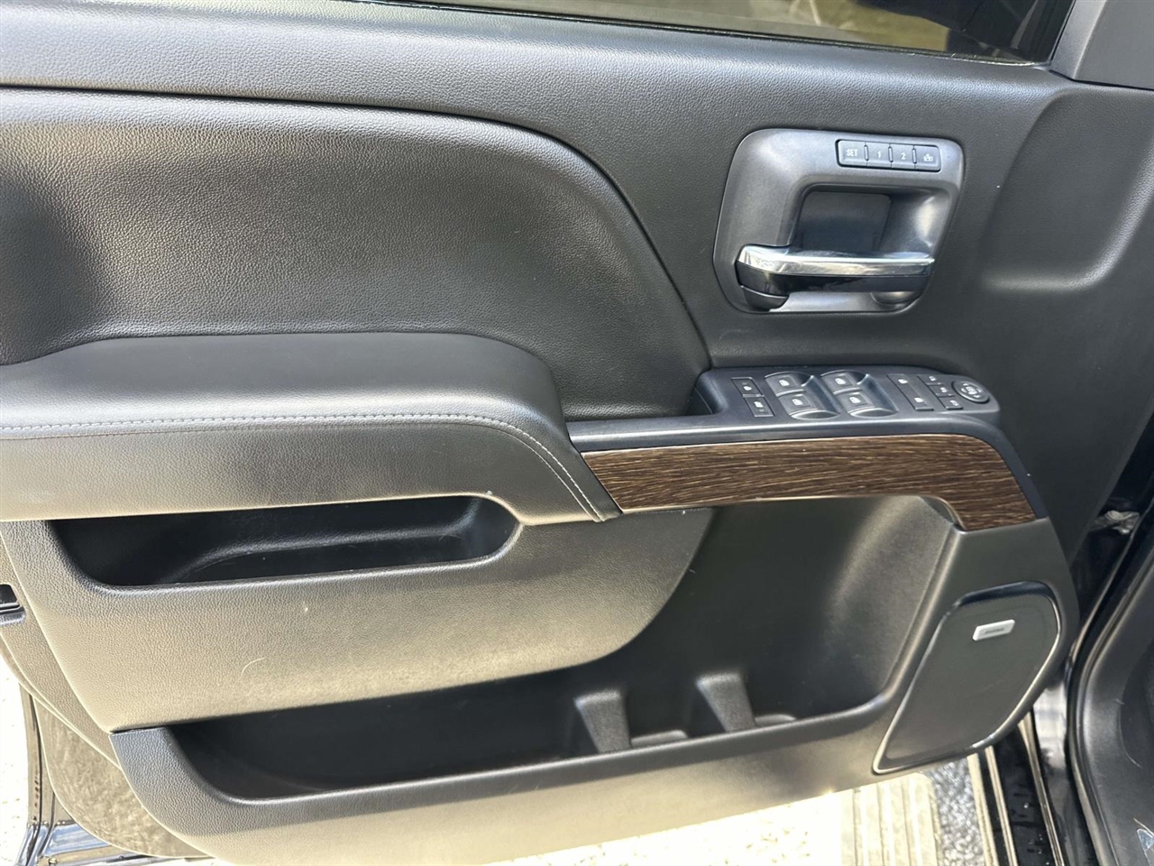 GMC Sierra 1500 4WD Crew Cab 143.5" Denali 2018