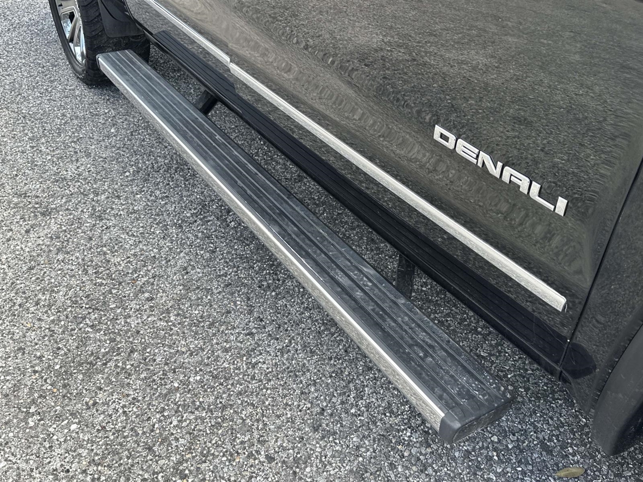 GMC Sierra 1500 4WD Crew Cab 143.5" Denali 2018