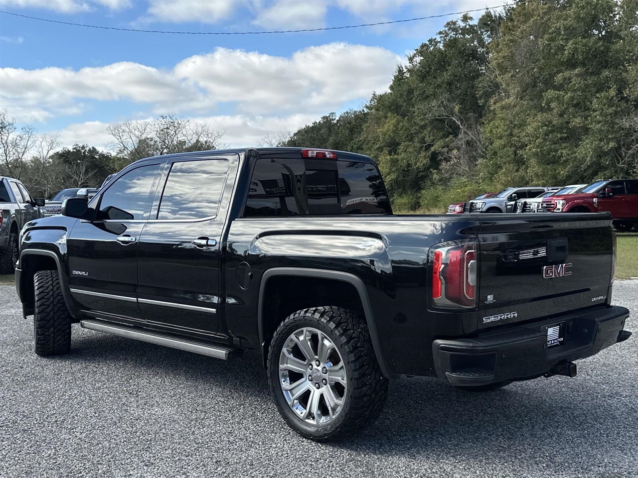 GMC Sierra 1500 4WD Crew Cab 143.5" Denali 2018