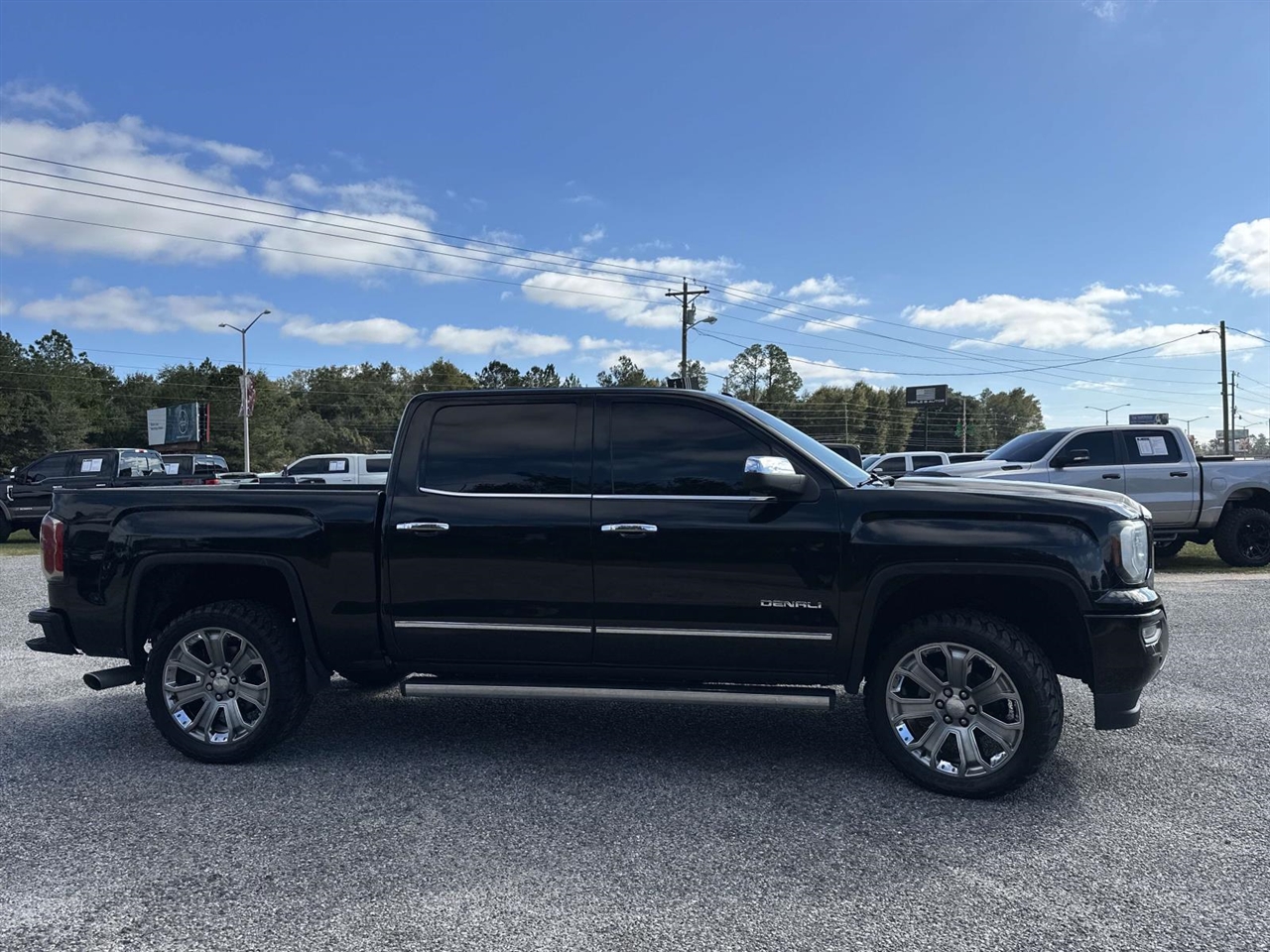 GMC Sierra 1500 4WD Crew Cab 143.5" Denali 2018