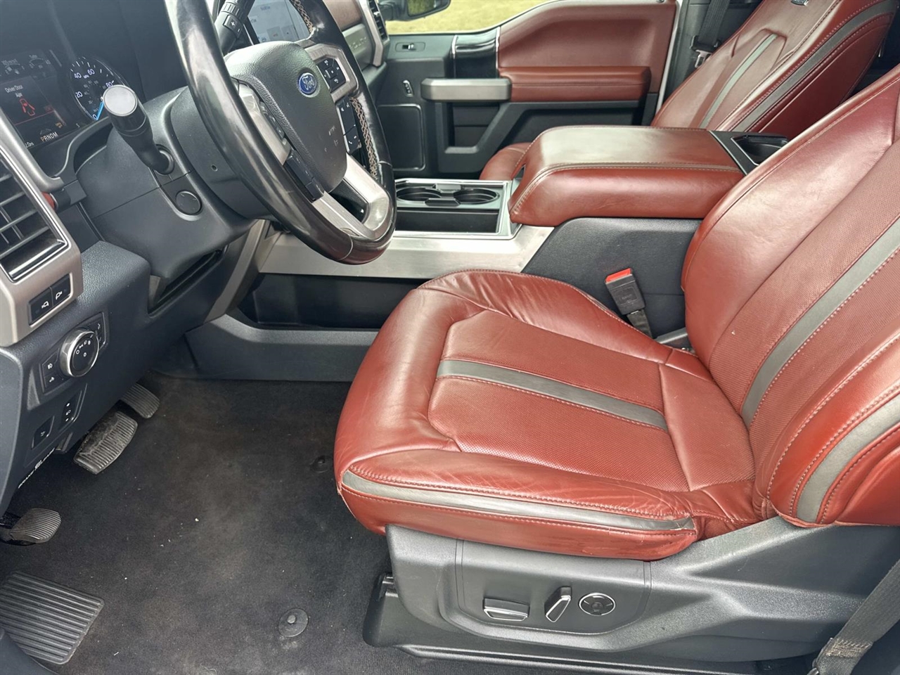 Ford Super Duty F-250 SRW Platinum 4WD Crew Cab 6.75' Box 2022